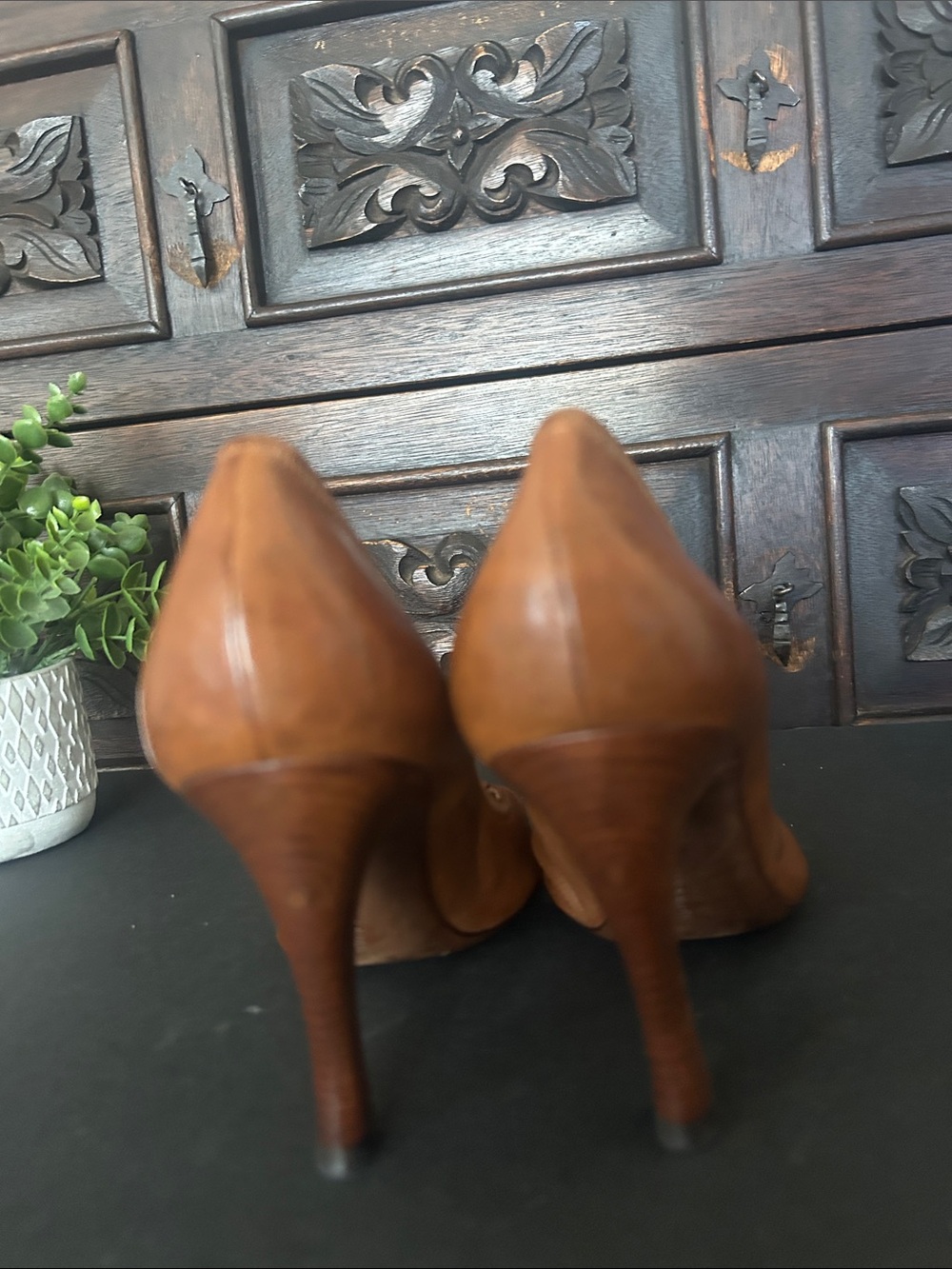 Bottega Veneta Brown Leather Peep-Toe Heels with Knot Detail - Picture 6 of 15
